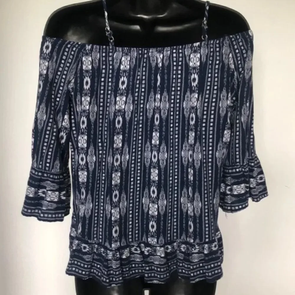 Foreever 21 Cold Shoulder Top Size Small - Picture 2 of 5